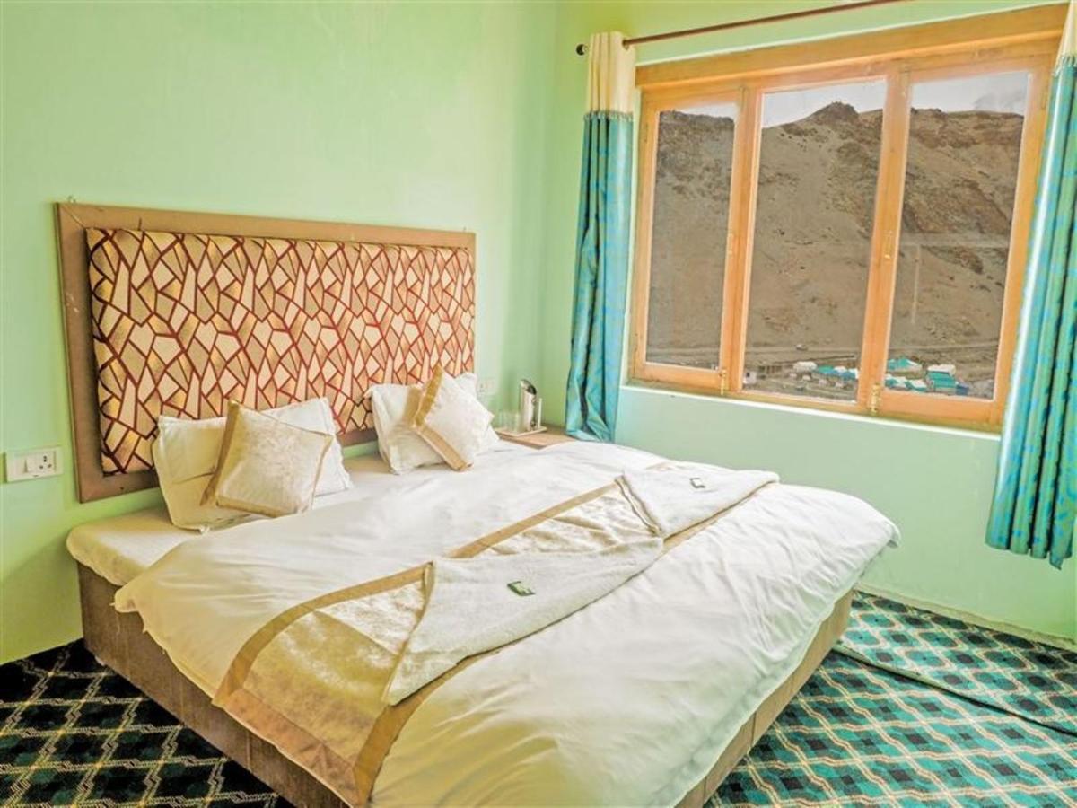 Tsomoriri Hotel Lake View Karzok Bagian luar foto