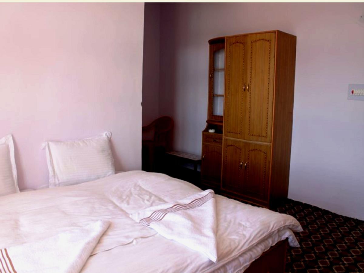 Tsomoriri Hotel Lake View Karzok Bagian luar foto
